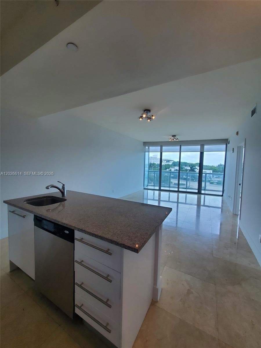 888 Biscayne Blvd # 311, Miami, FL 33132 photo 2