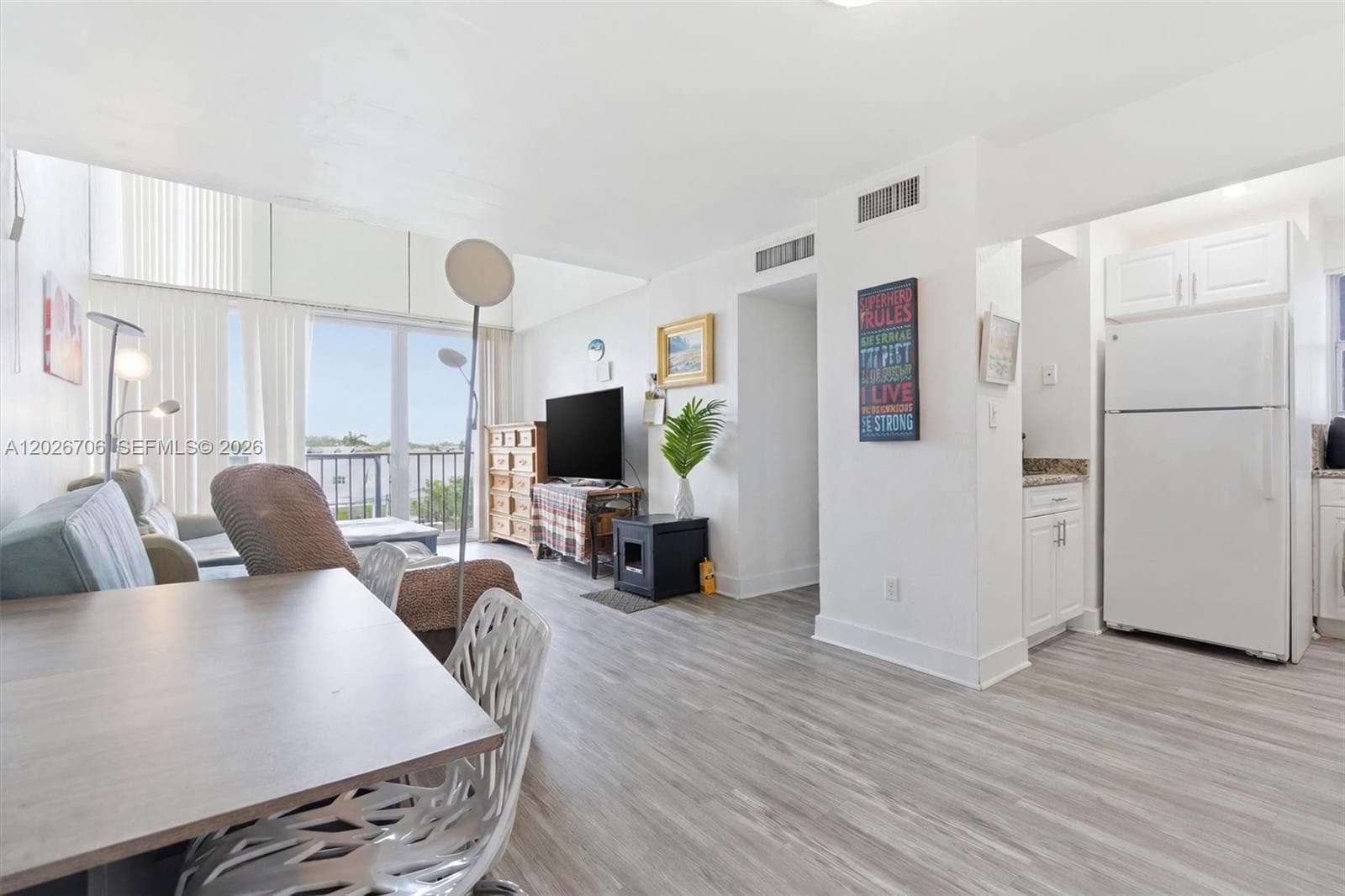 210 Fontainebleau Blvd # 402, Miami FL 33172 photo 2