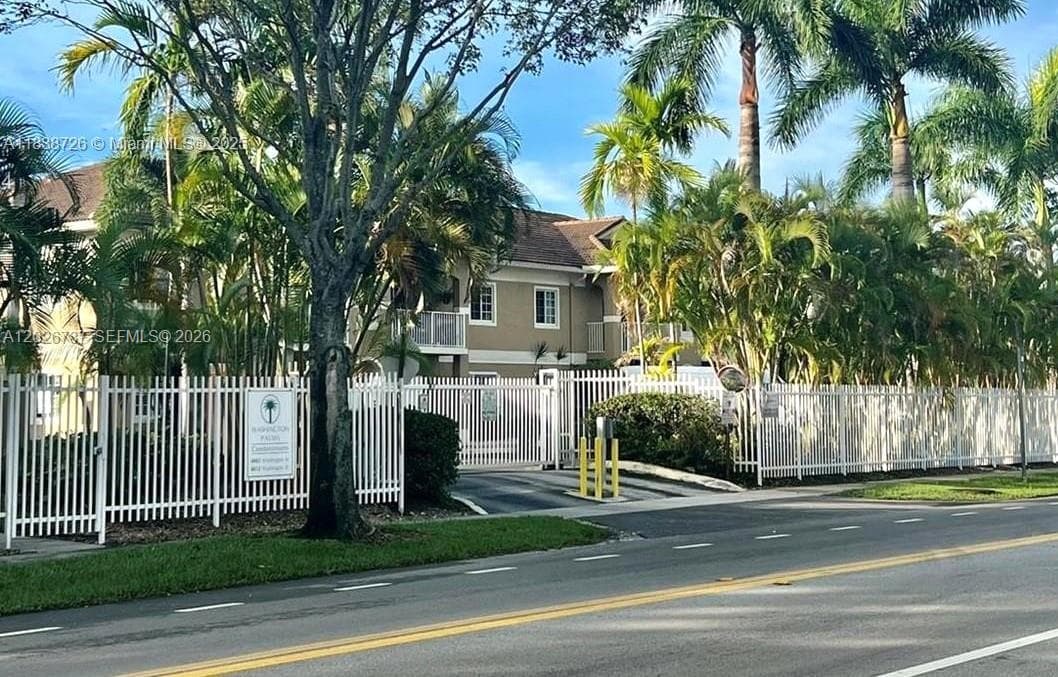 4812 Washington St # 147, Hollywood FL 33021 photo 2
