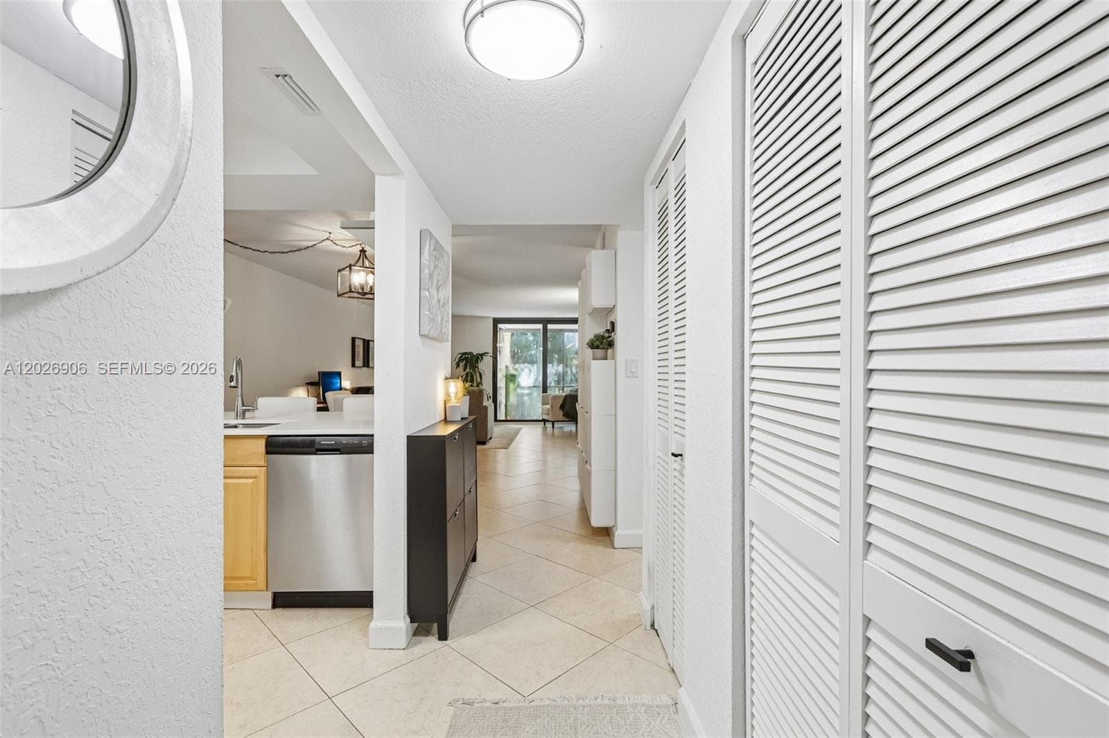 400 Commodore Dr # 206, Plantation FL 33325 photo 2