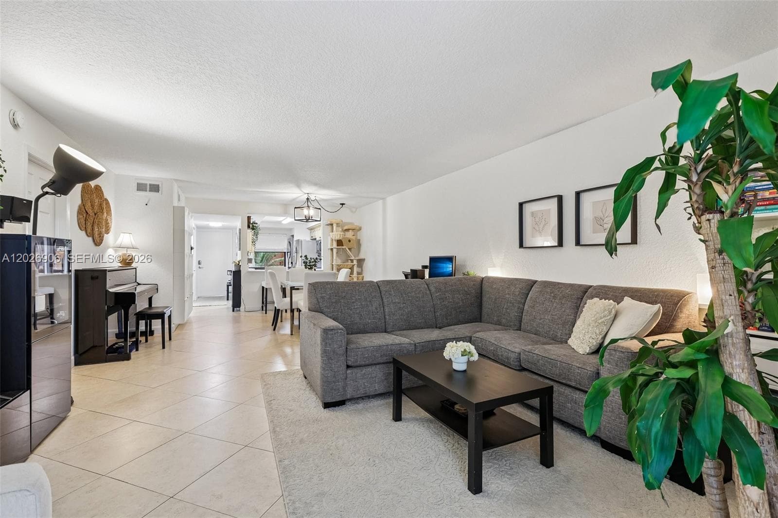 400 Commodore Dr # 206, Plantation FL 33325 photo 4