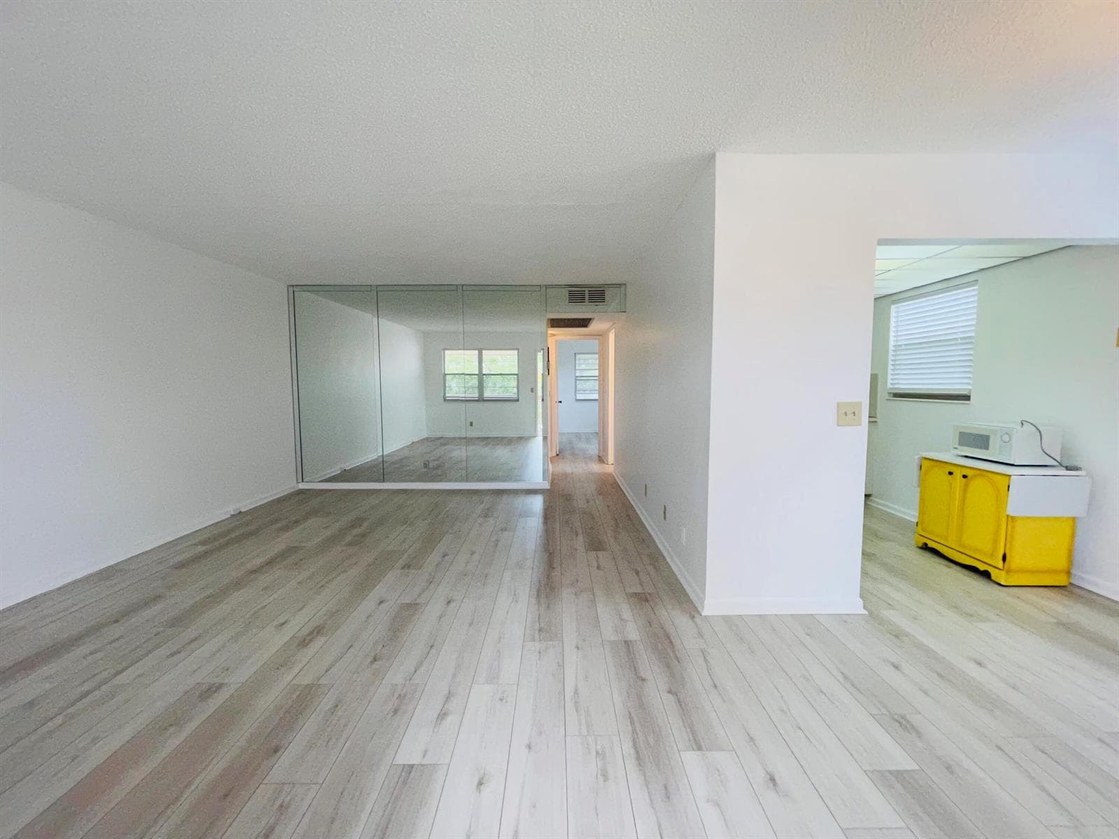333 Farnham P, Deerfield Beach FL 33442 photo 2