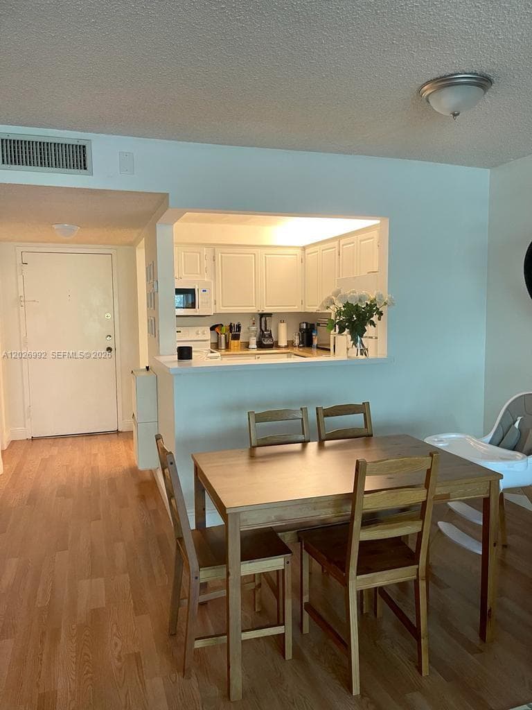 301 Racquet Club Rd # 305, Weston FL 33326 photo 2