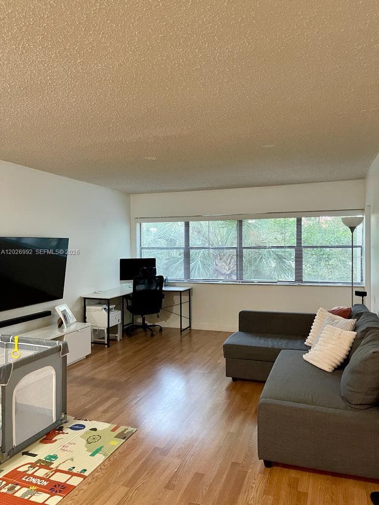 301 Racquet Club Rd # 305, Weston FL 33326 photo 3