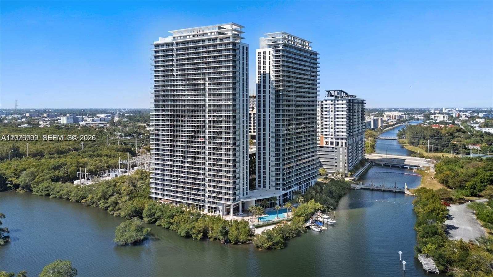 16385 Biscayne Blvd # 1019, North Miami Beach FL 33160 photo 2