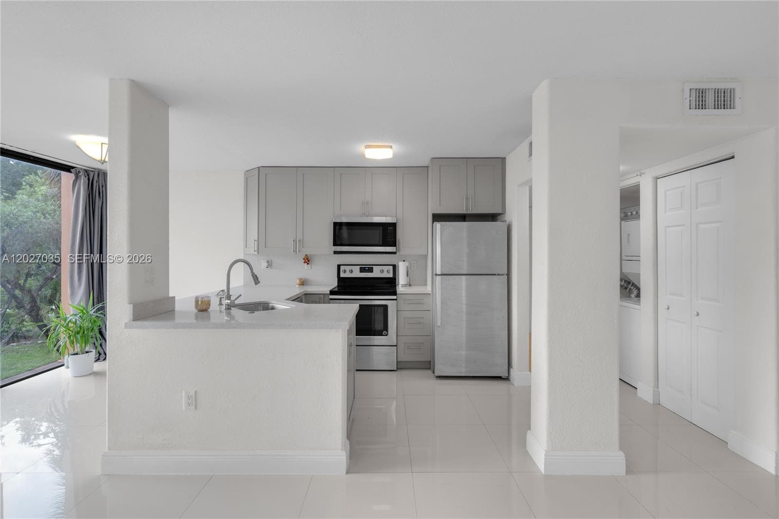 9440 W Flagler St # 208, Miami FL 33174 photo 5