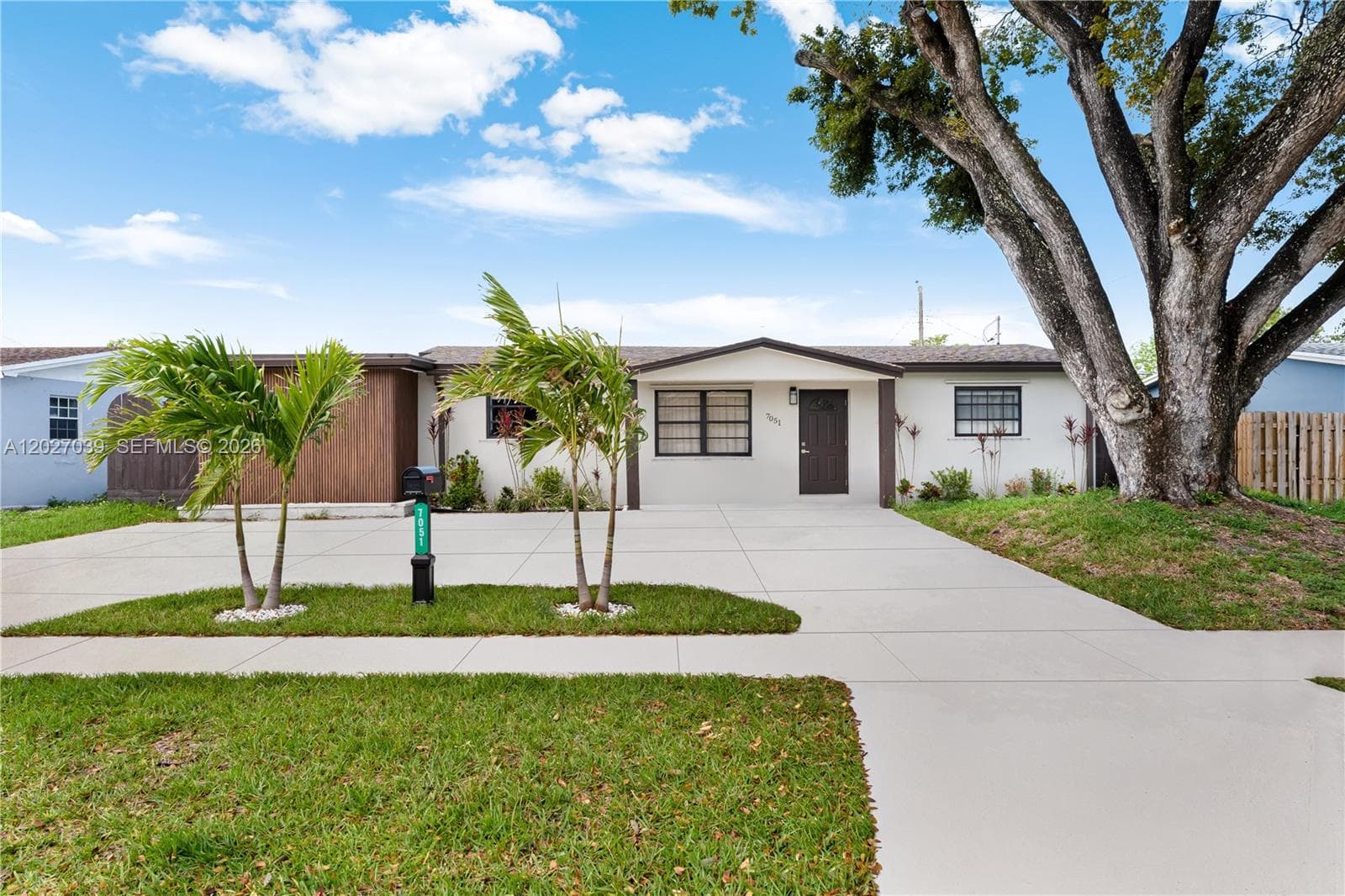 7051 Tyler St, Hollywood, FL 33024 photo 4