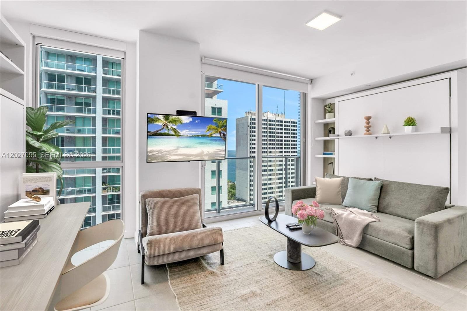 227 NE 2nd St # 2611, Miami FL 33132 photo 2