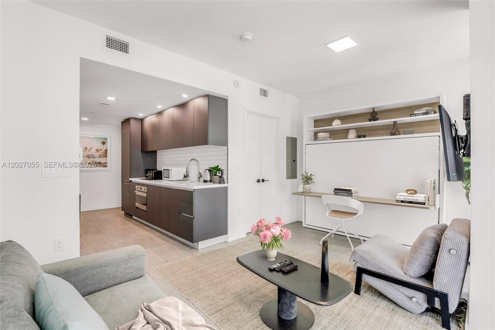 227 NE 2nd St # 2611, Miami FL 33132 photo 3