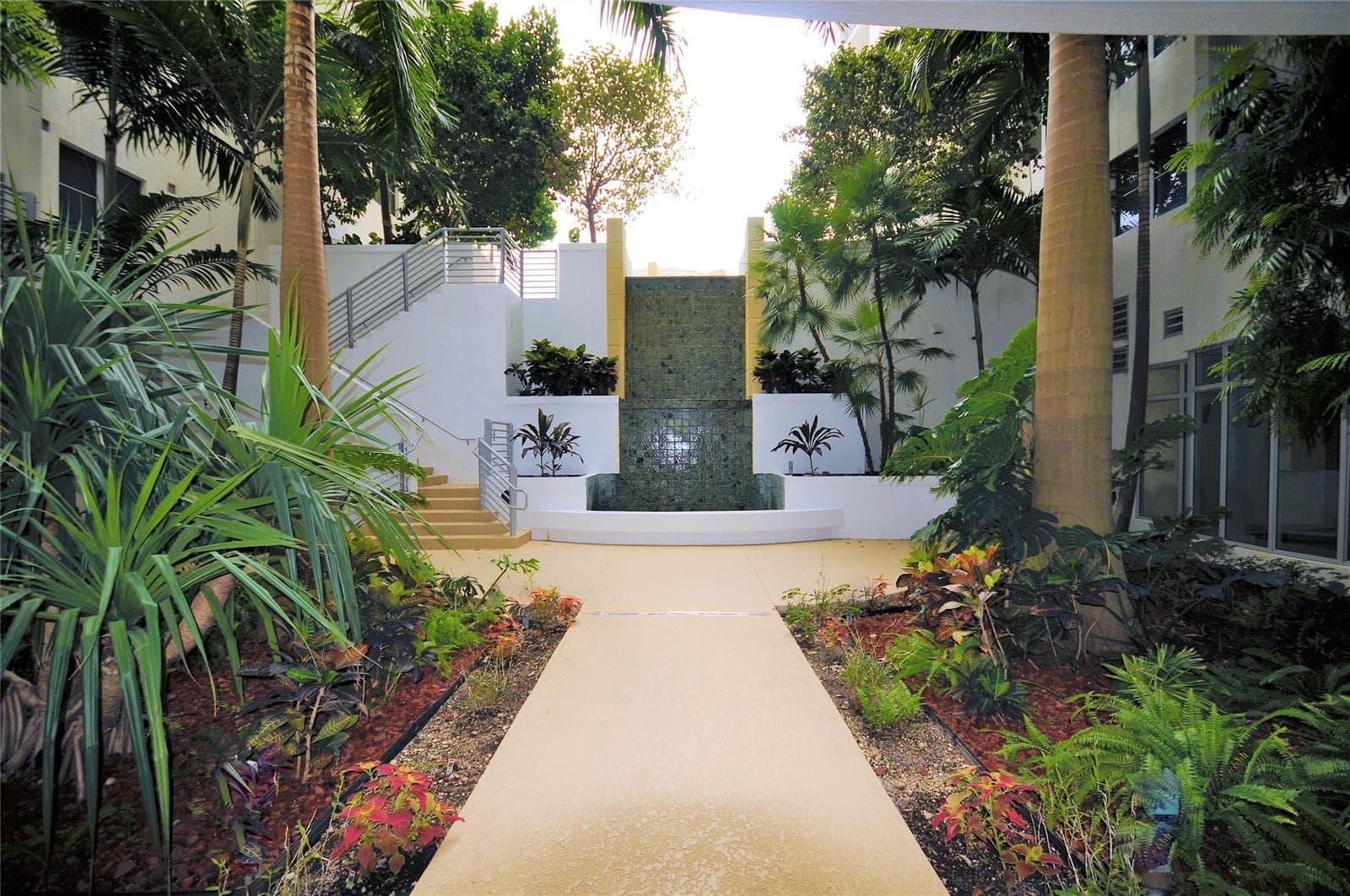 1830 Radius Drive # 707, Hollywood FL 33020 photo 4