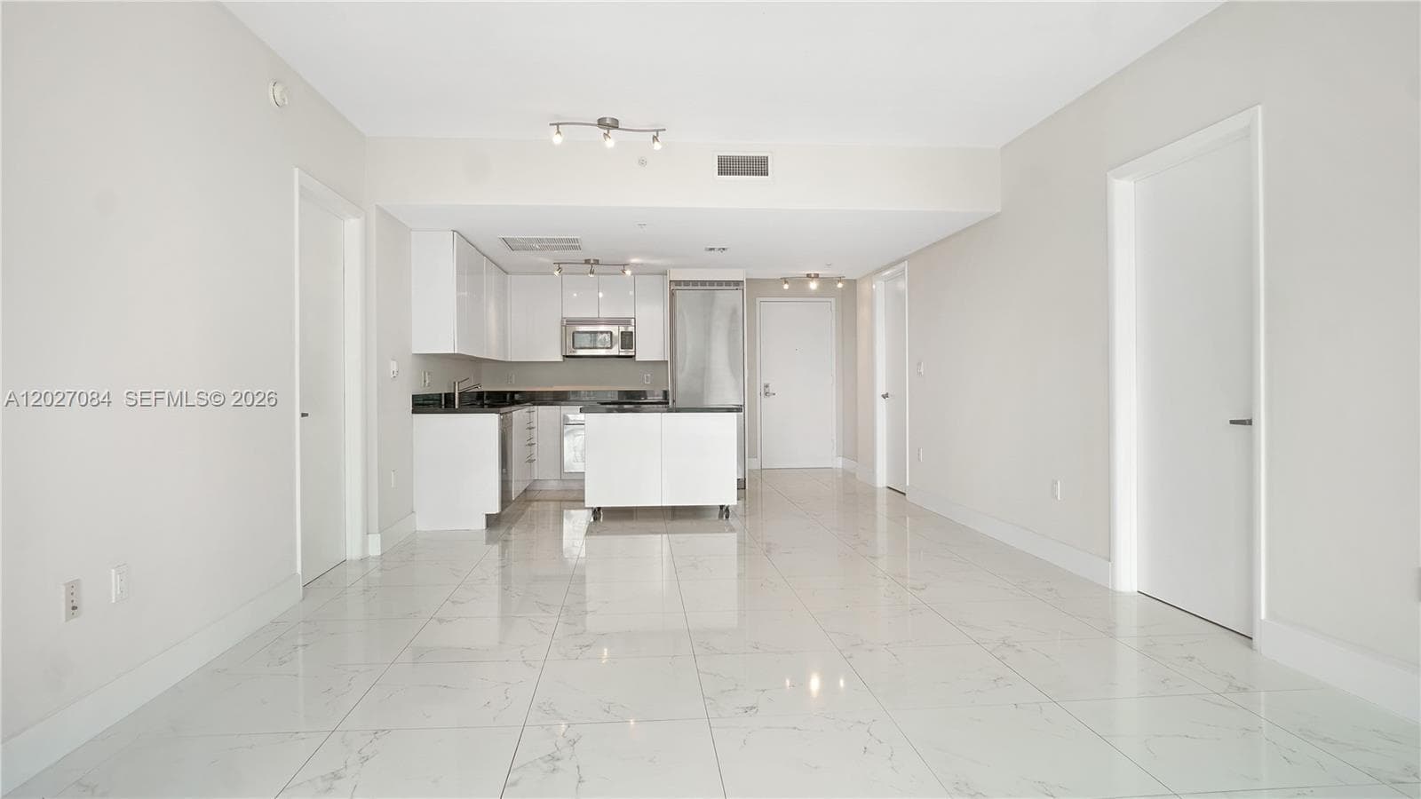 92 SW 3rd St # 1803, Miami FL 33130 photo 5