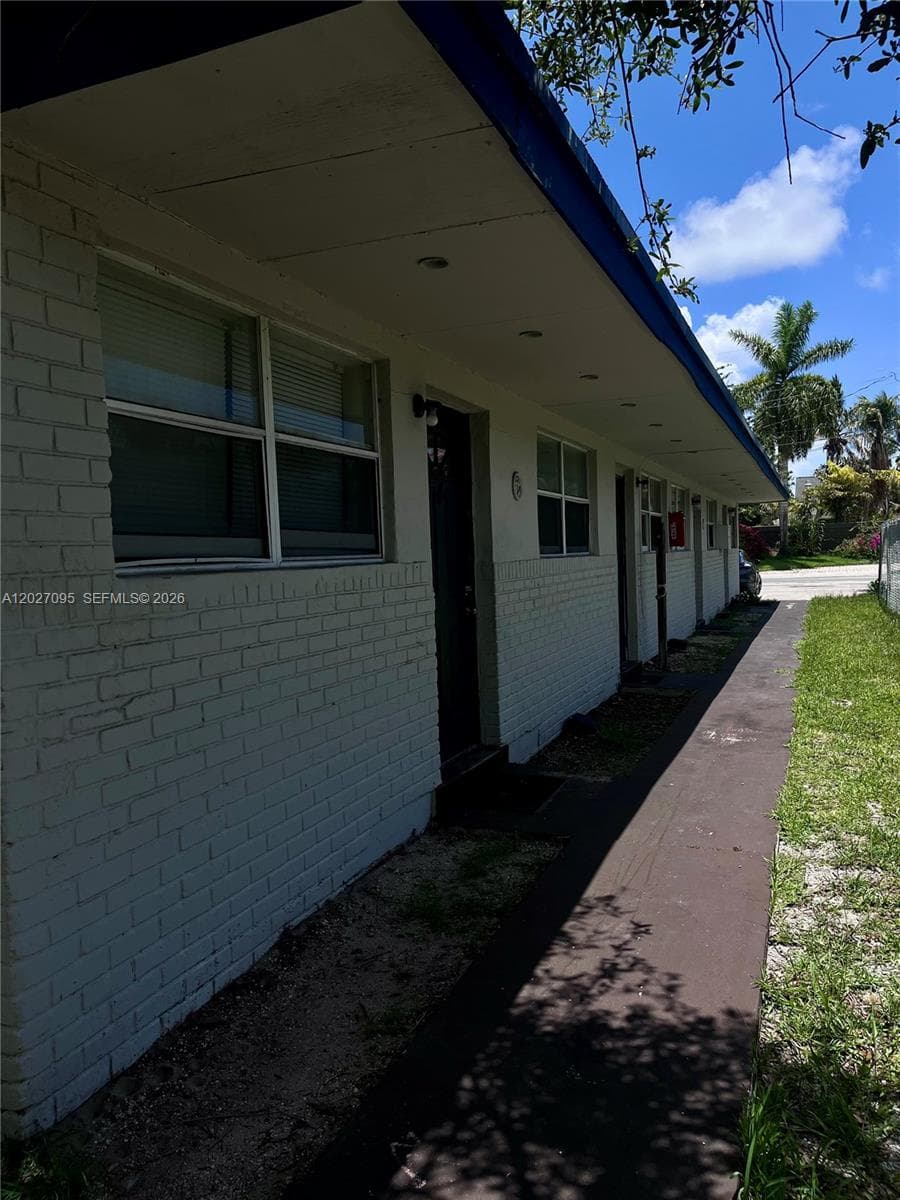 109 NW 14th Way # 3, Dania Beach FL 33004 photo 2