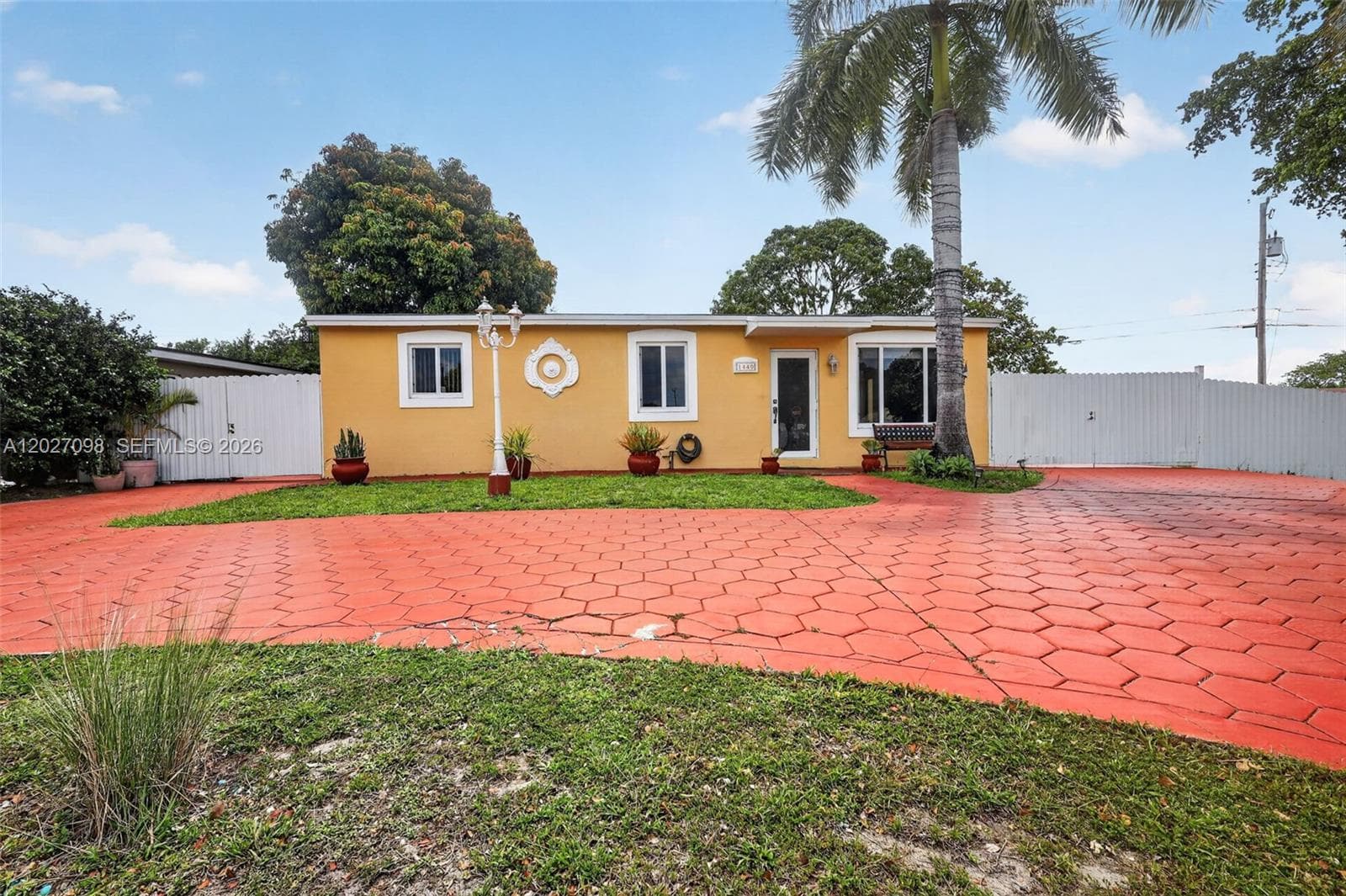 1440 N 68th Ave, Hollywood FL 33024