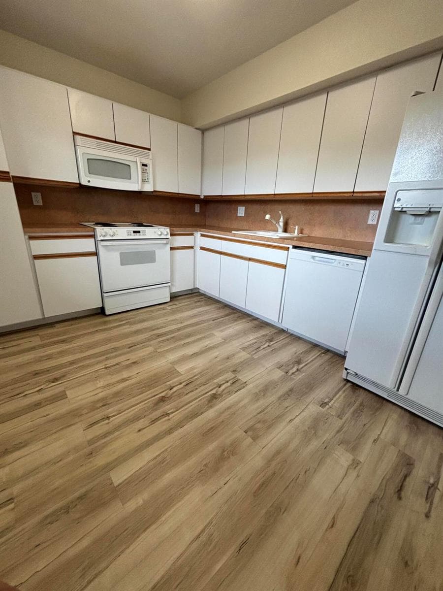 555 Oaks Lane # 309, Pompano Beach FL 33069 photo 4