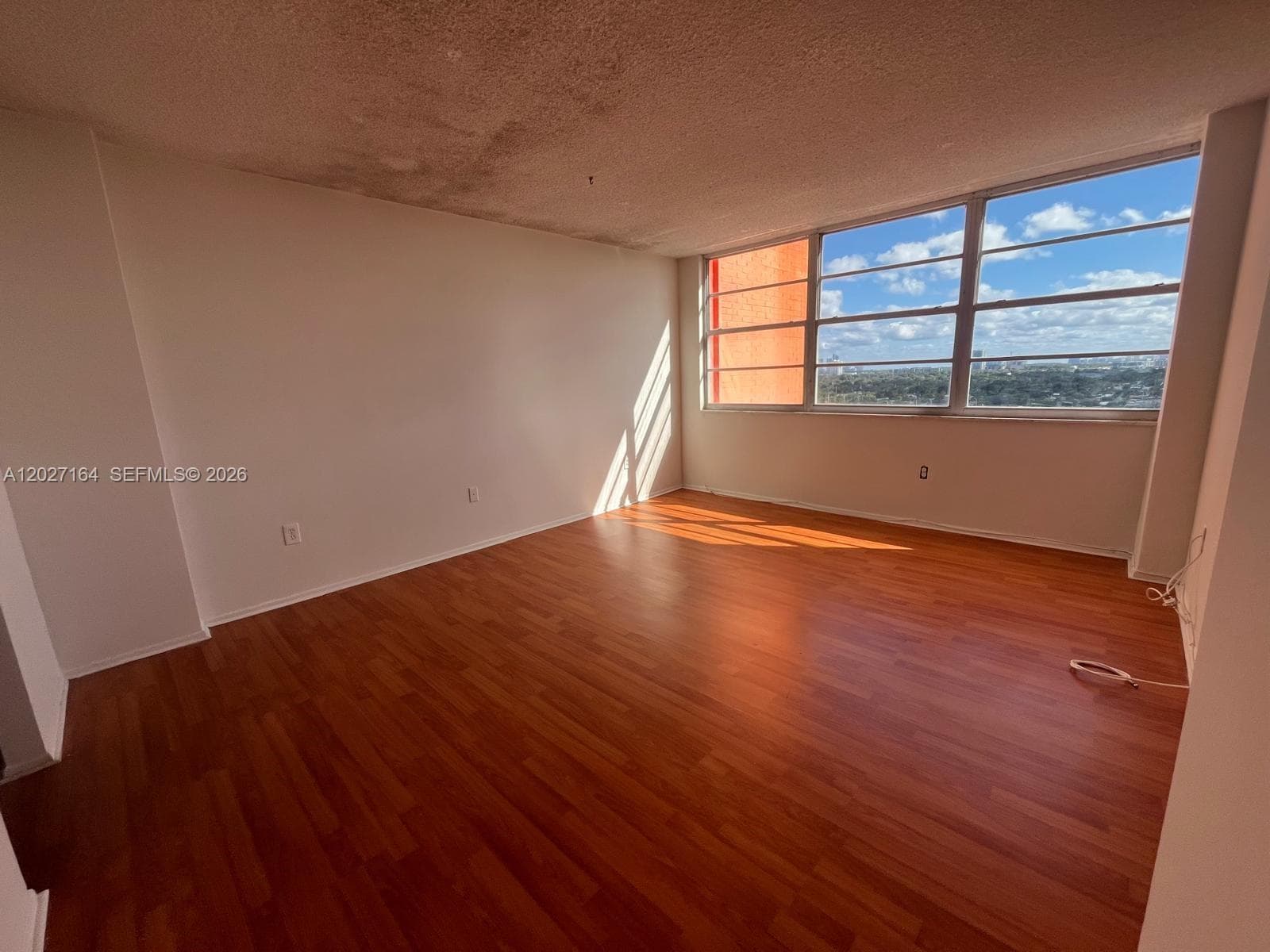 1351 NE Miami Gardens Dr # 1625E, Miami, FL 33179 photo 2