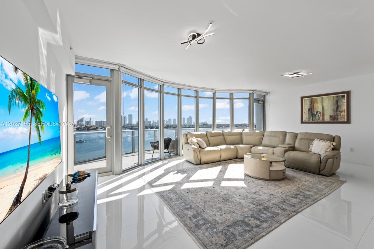 17301 Biscayne Blvd # 811, North Miami Beach FL 33160 photo 4