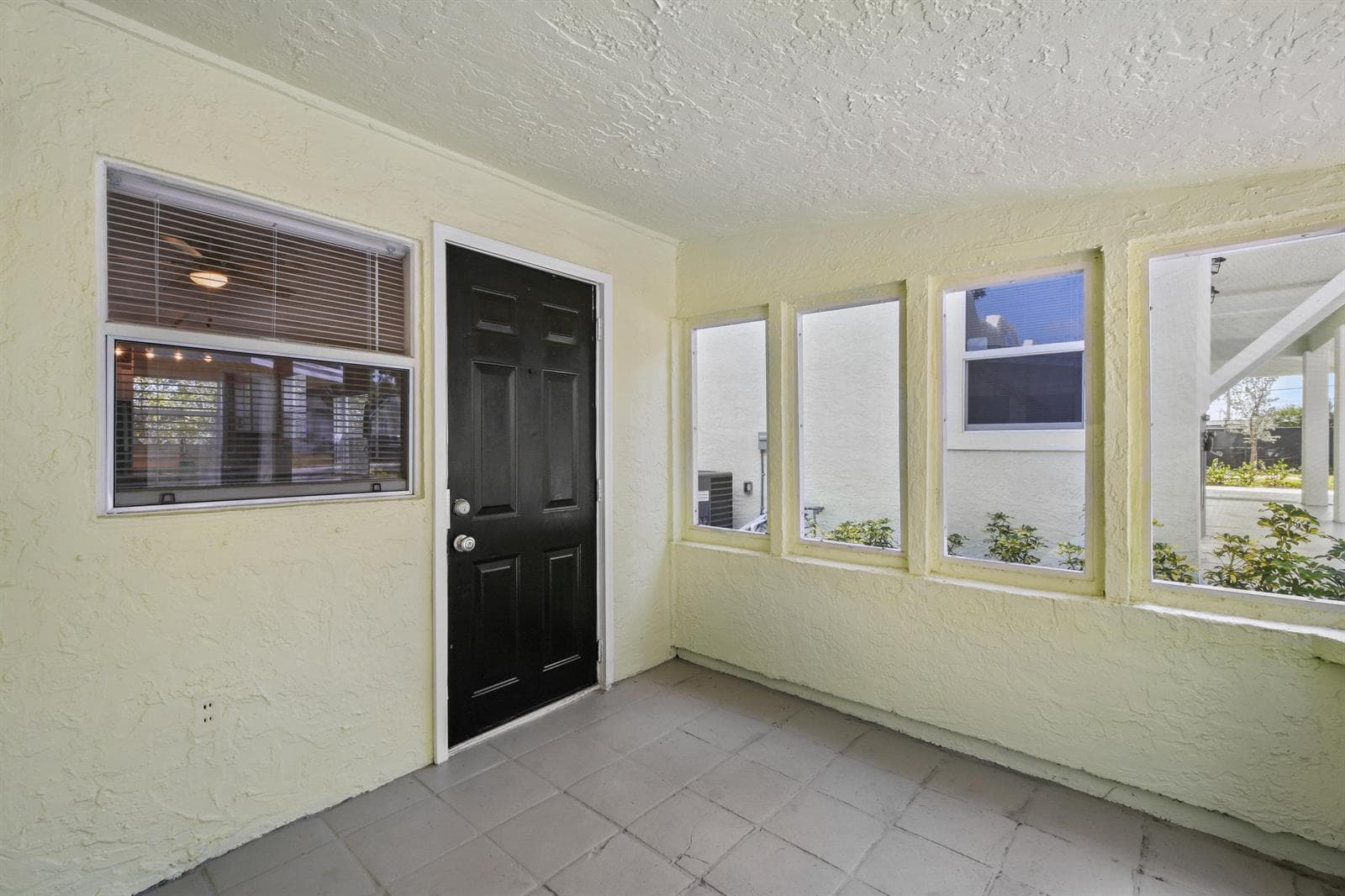 627 Bunker Road, West Palm Beach FL 33405 photo 3