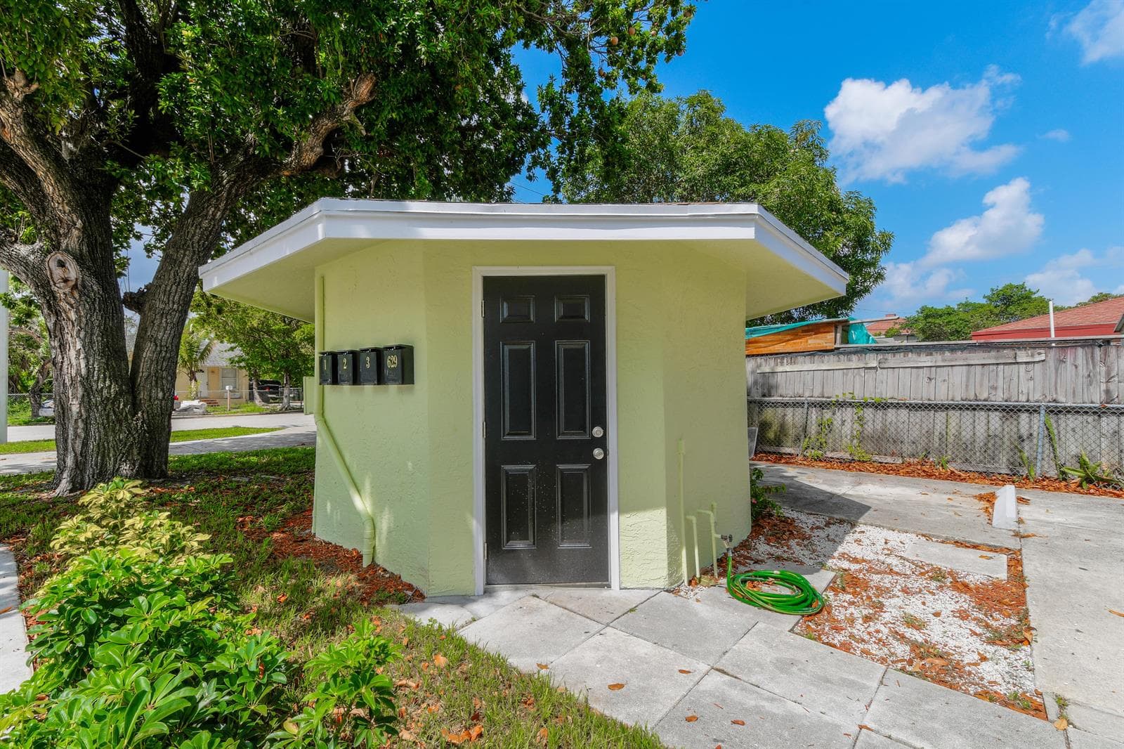 627 Bunker Road, West Palm Beach FL 33405 photo 4
