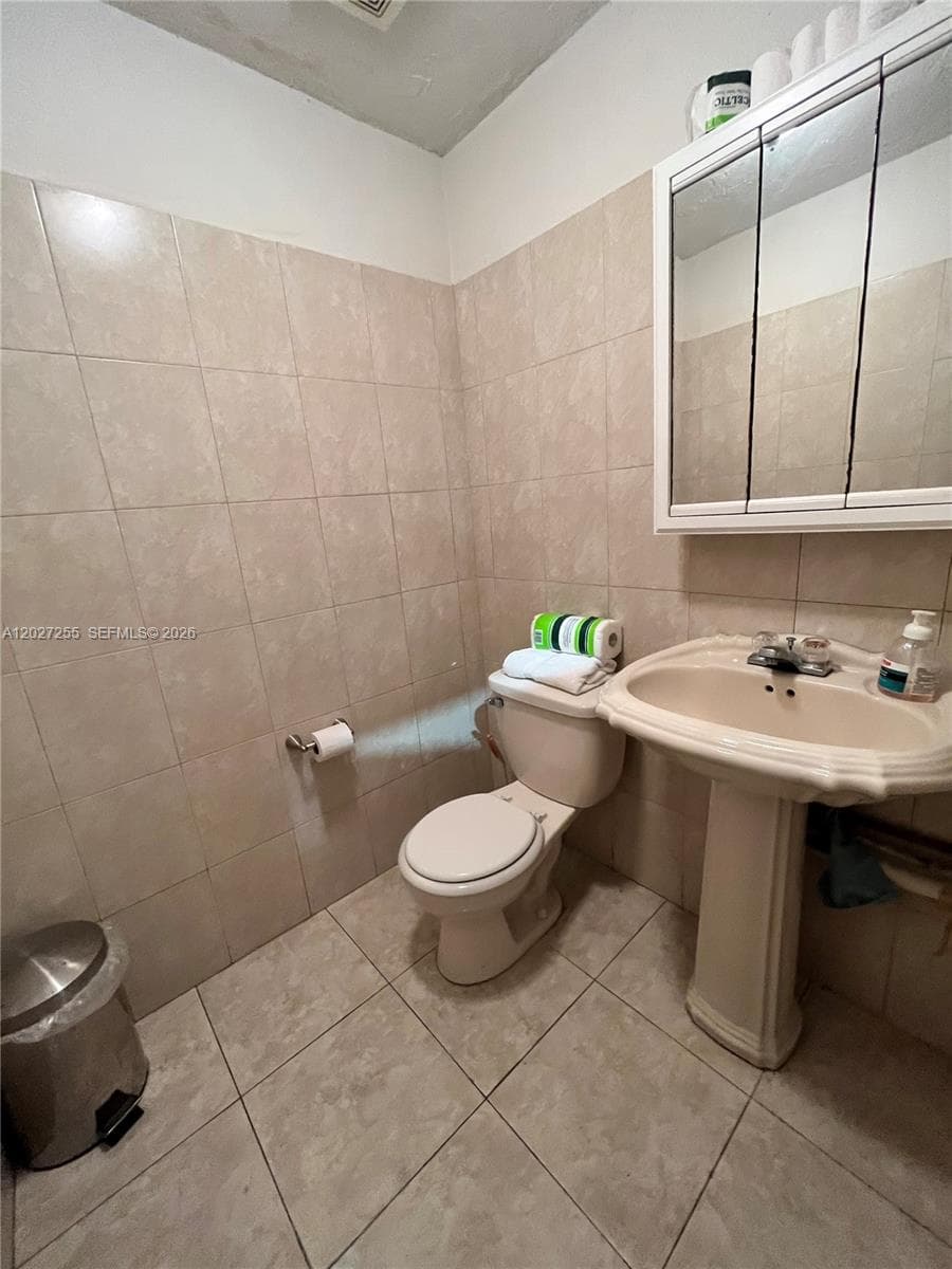 8420 NW 61st St, Miami FL 33166 photo 5
