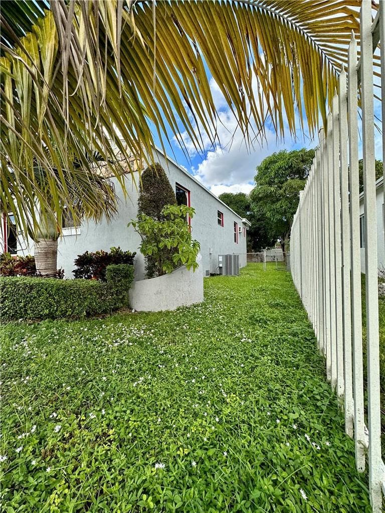 4315 NW 11th Court, Miami FL 33127 photo 5