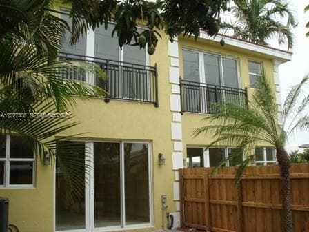 1236 NE 14th Ave, Fort Lauderdale, FL 33304 photo 2