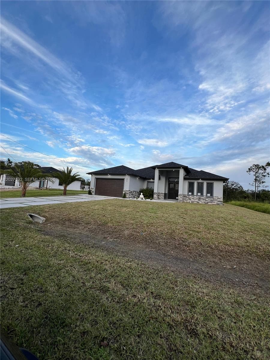 616 Maple Ave N, Lehigh Acres FL 33972 photo 3
