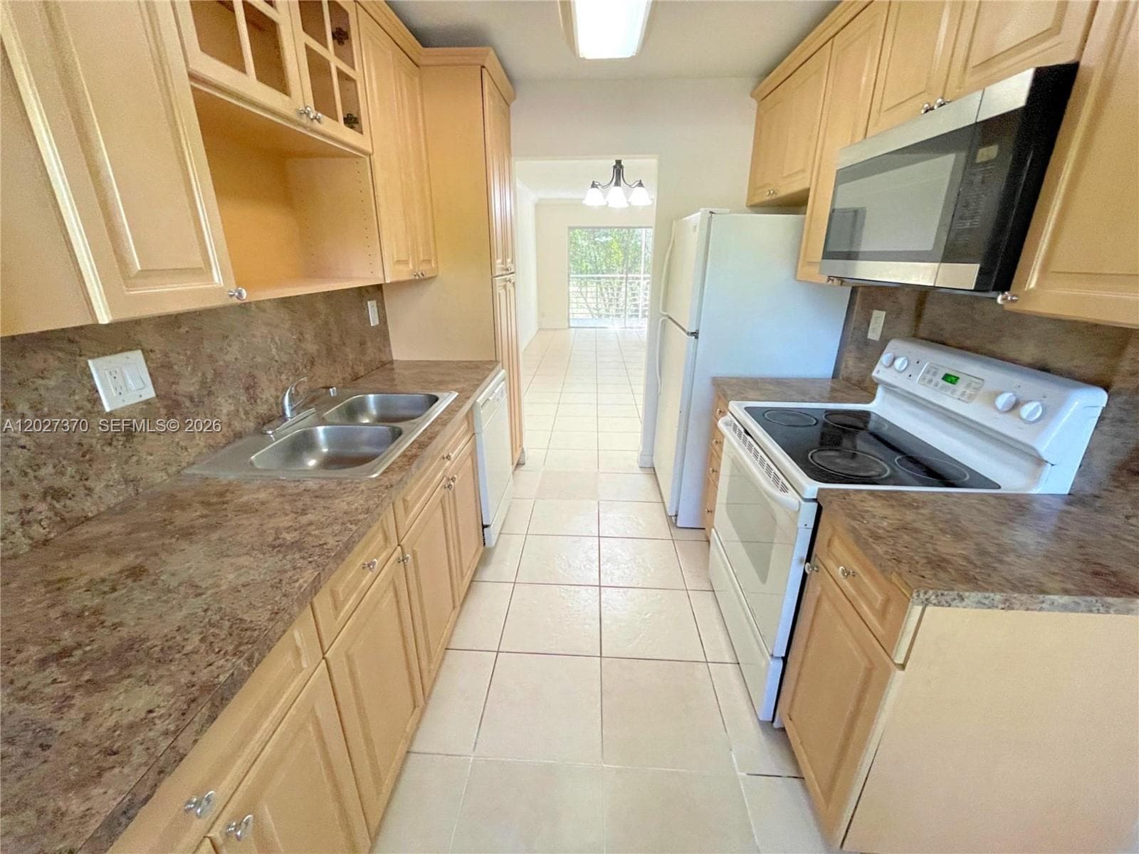 8450 Lagos De Campo Blvd # 206, Tamarac FL 33321