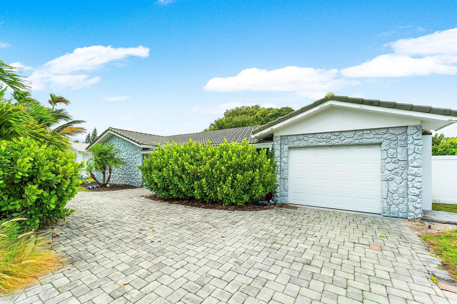 581 NW 13th Drive, Boca Raton FL 33486 photo 4
