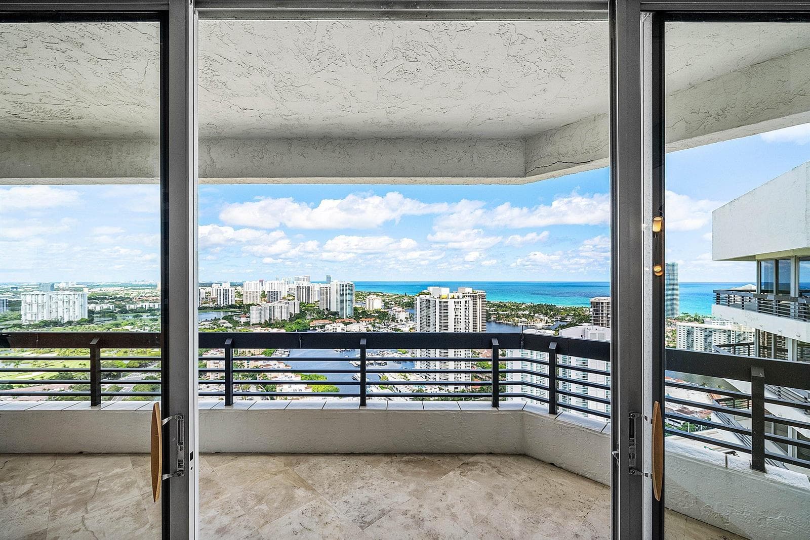 3500 Mystic Pointe Drive, Aventura FL 33180 photo 4