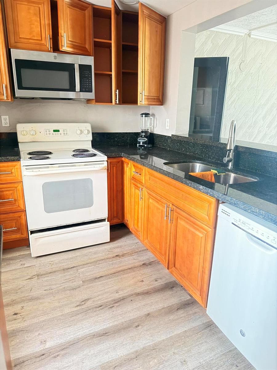 6451 N University Drive # Apt 212, Tamarac FL 33321 photo 3