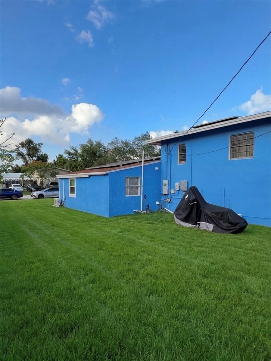 1300 NE 203rd St, Miami FL 33179 photo 3