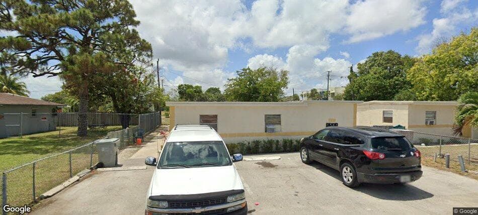 831 NW 17th Terrace # 4, Pompano Beach FL 33069 photo 2