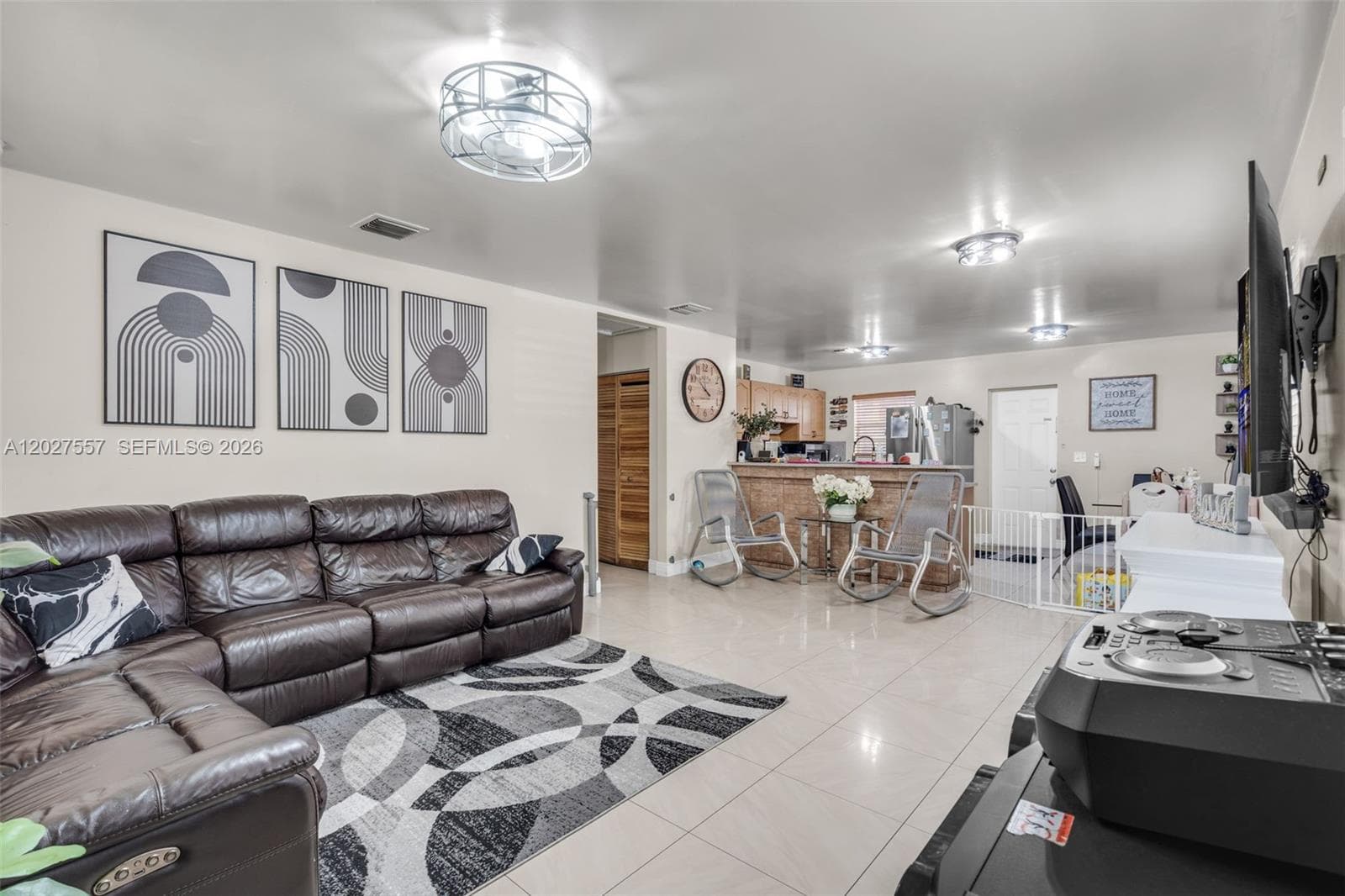 2986 NW 26th St, Miami FL 33142 photo 3