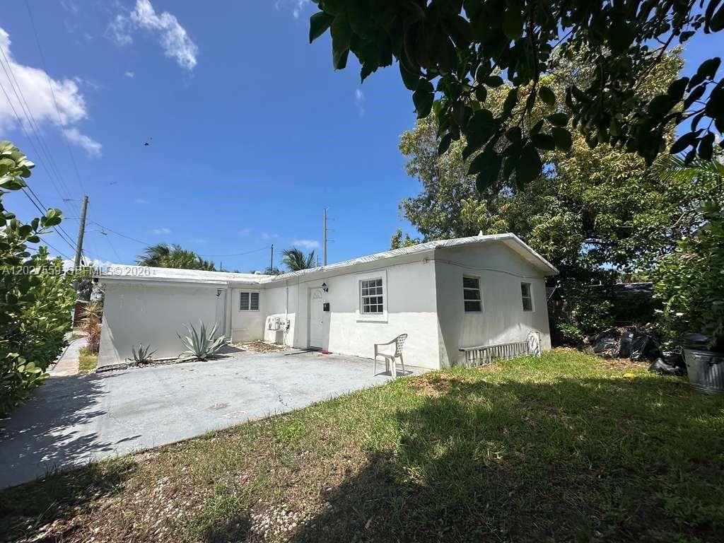 685 SW 7th Ter, Dania Beach FL 33004 photo 5