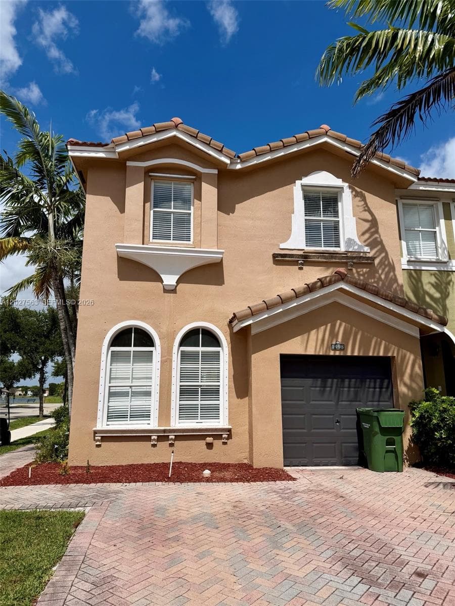 1498 SE 25th Ave, Homestead FL 33035 photo 2