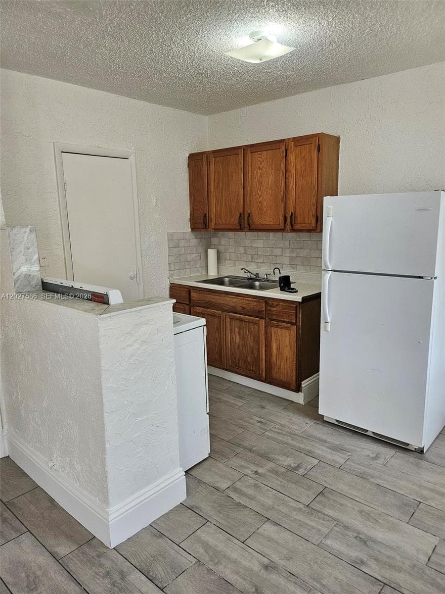 709 NE 4th Ct # 2, Hallandale Beach FL 33009 photo 4