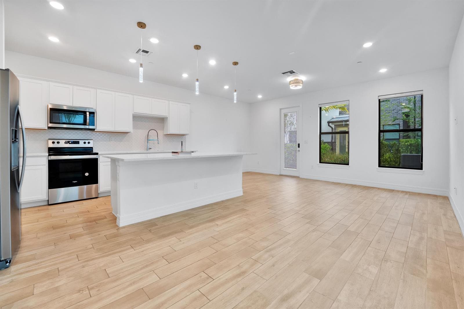 8358 NW 7th Place, Plantation FL 33324 photo 3