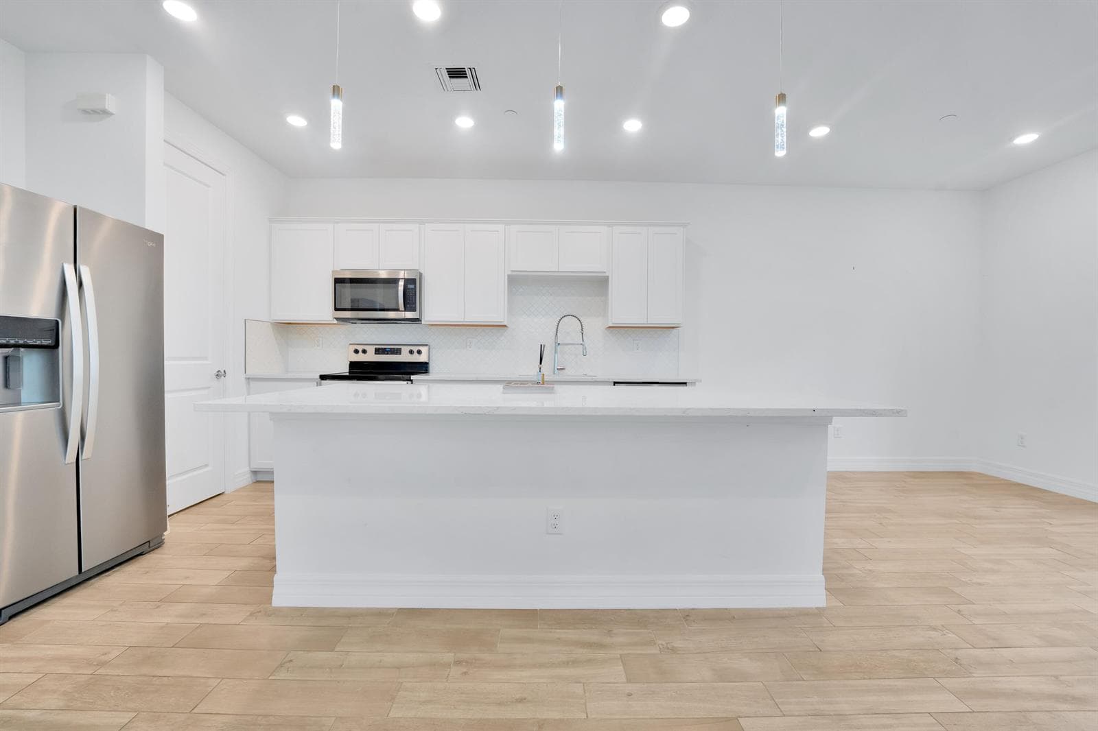 8358 NW 7th Place, Plantation FL 33324 photo 5