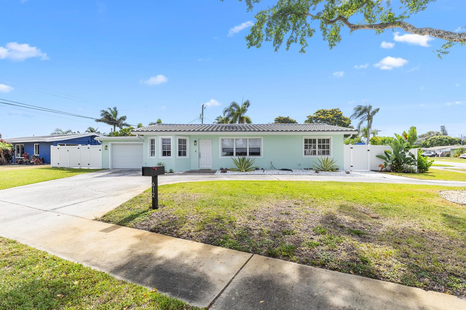 612 SE 10th Avenue, Deerfield Beach FL 33441 photo 4