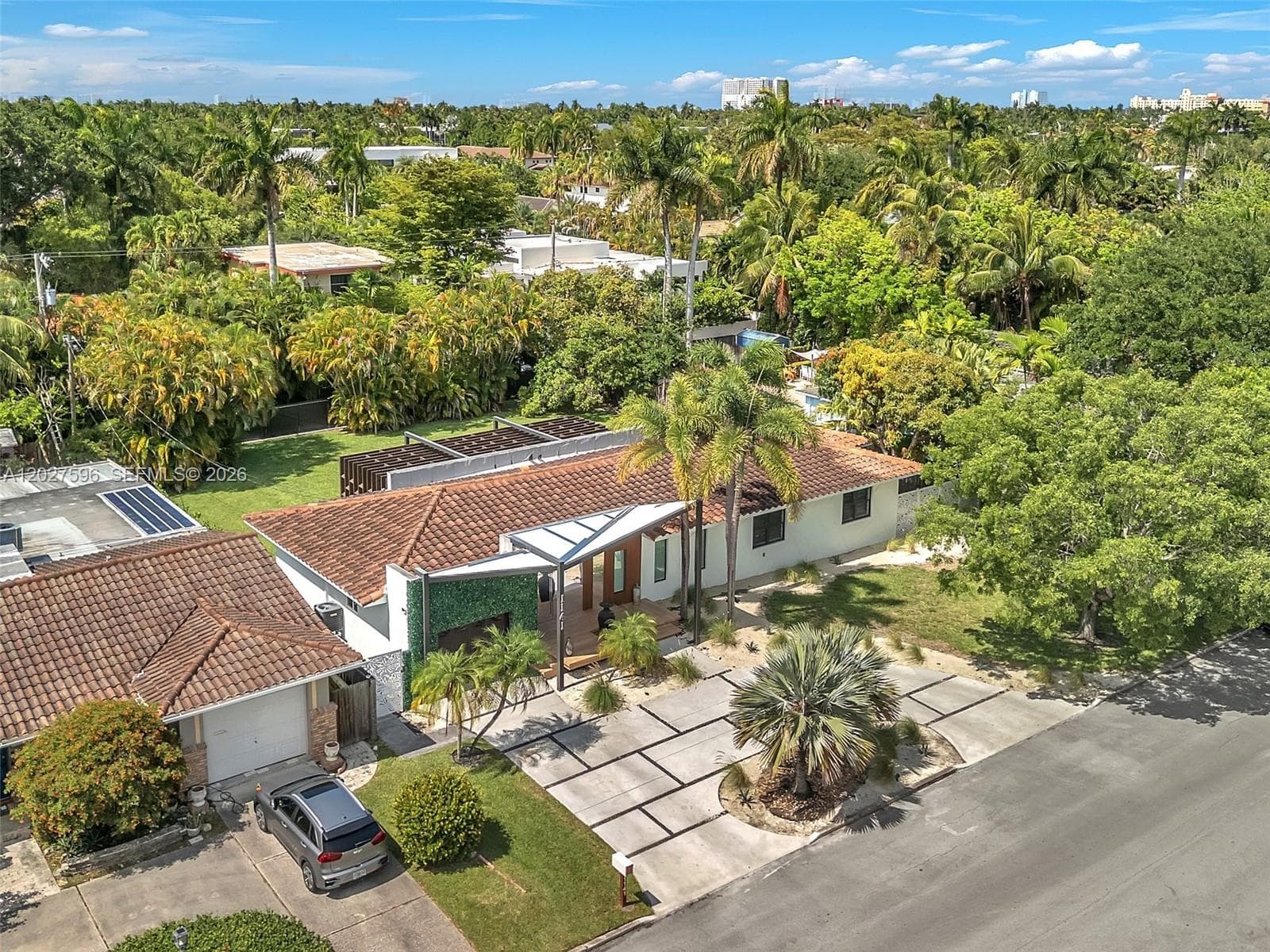 1141 Adams St, Hollywood FL 33019 photo 2