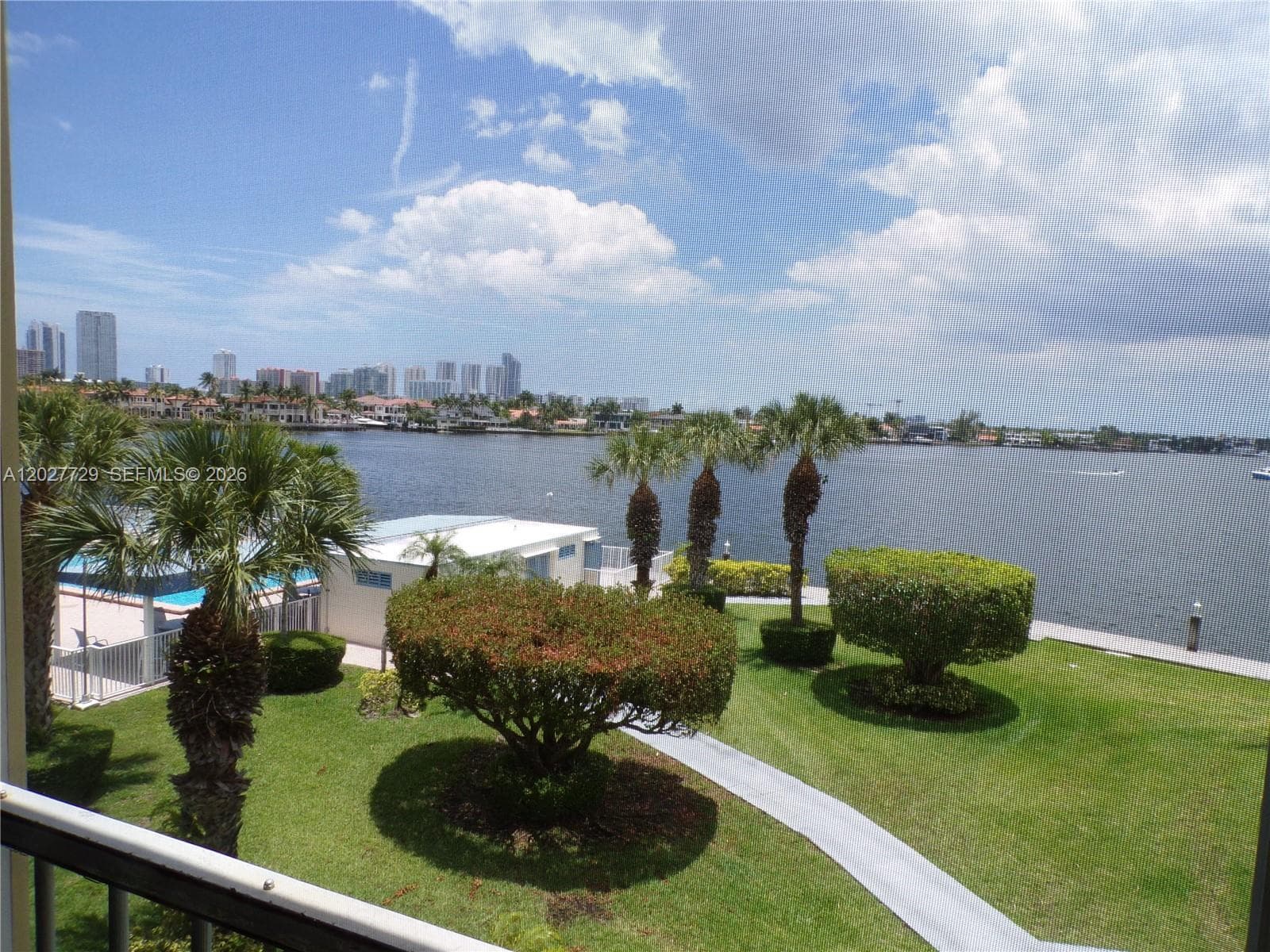 3010 Marcos Dr # R314, Aventura FL 33160 photo 4