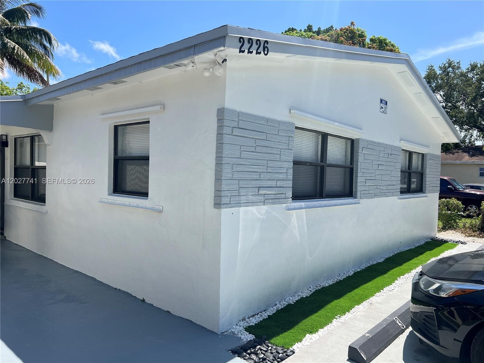 2226 Cody St, Hollywood FL 33020 photo 2