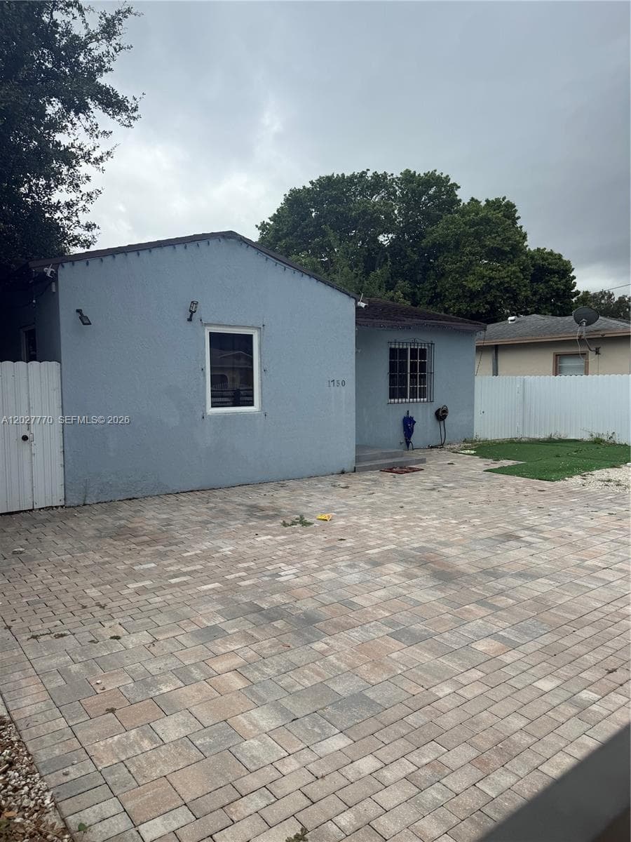 1750 NW 55th Ter, Miami, FL 33142 photo 5