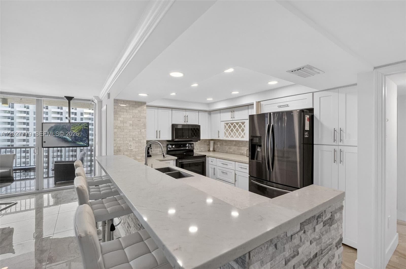 2655 Collins Ave # 1407, Miami Beach FL 33140 photo 2