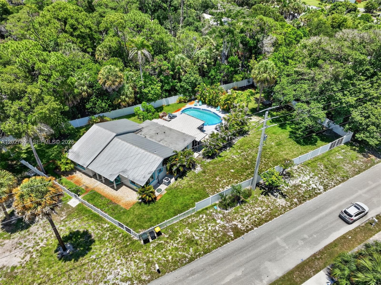 1023 SE 7th St, Stuart FL 34996 photo 3