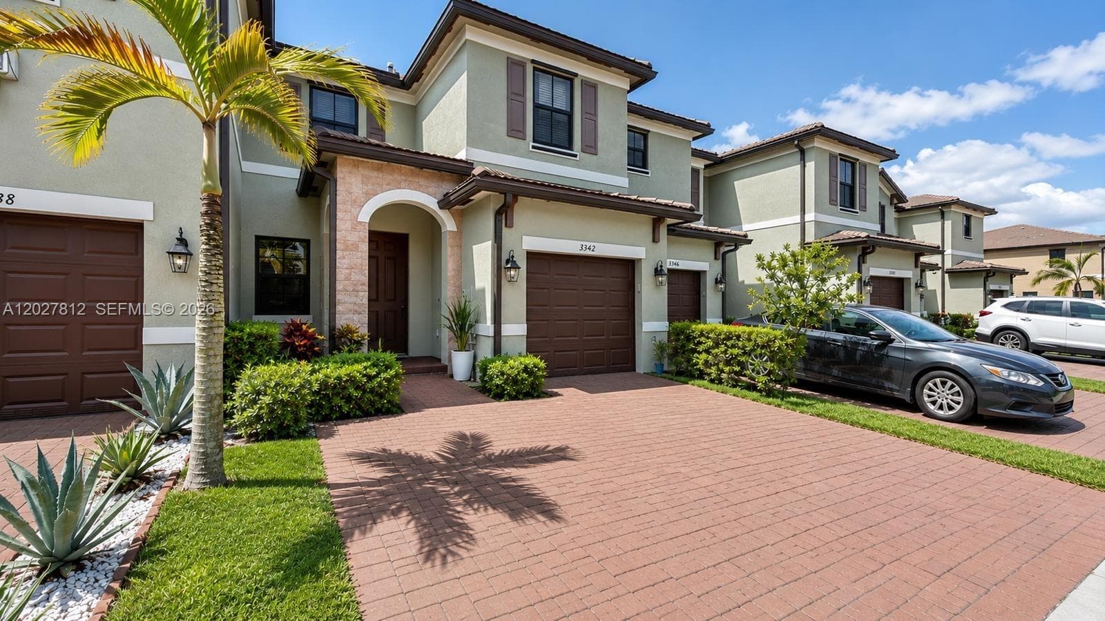3342 W 104th Ter, Hialeah FL 33018 photo 2