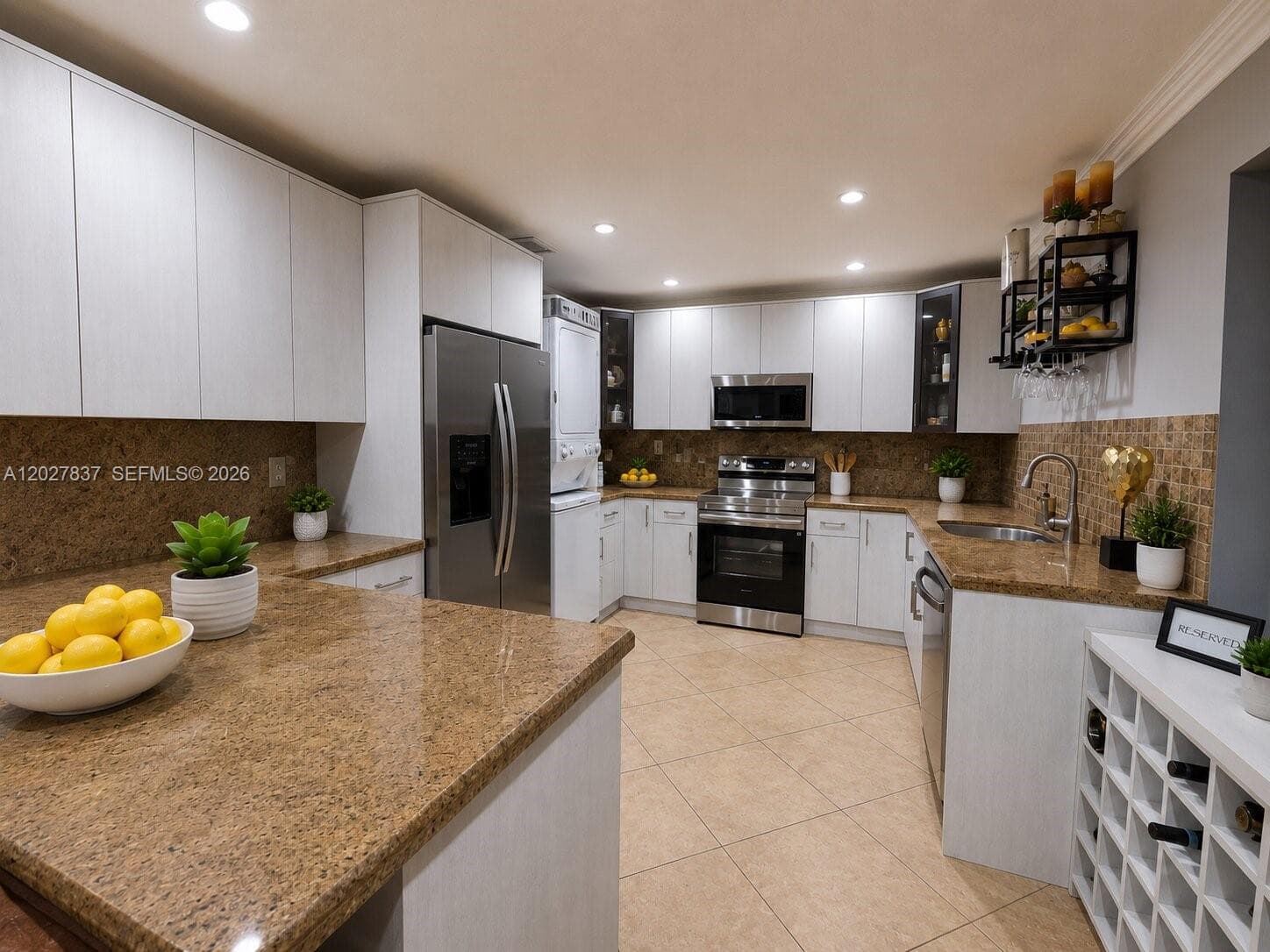 7513 Grant Ct, Hollywood FL 33024 photo 3