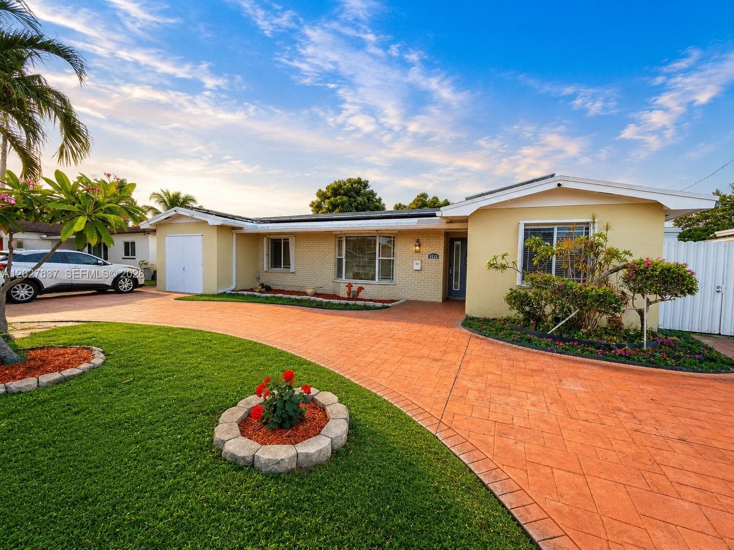 7513 Grant Ct, Hollywood FL 33024