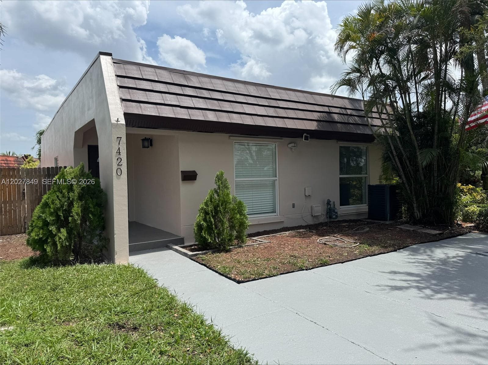 7420 Big Cypress Dr, Miami Lakes FL 33014 photo 2