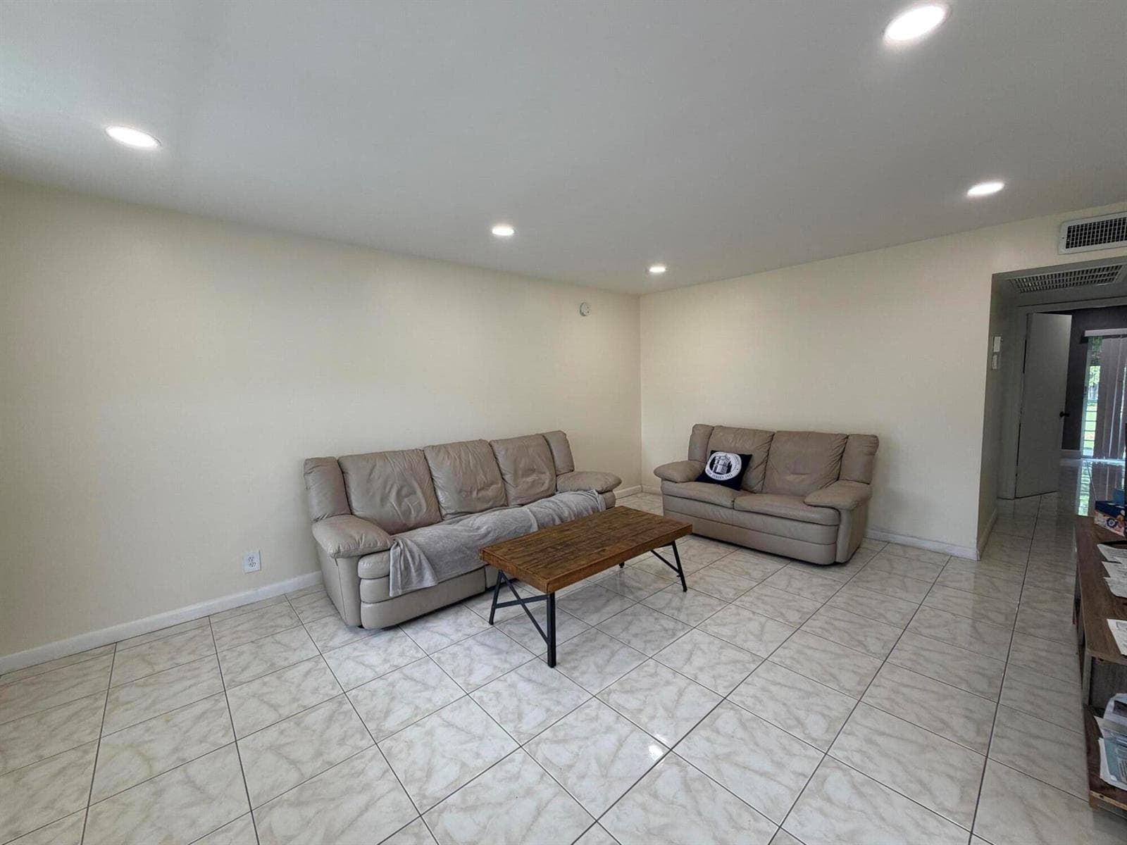 229 E Durham E # 229, Deerfield Beach FL 33442 photo 5